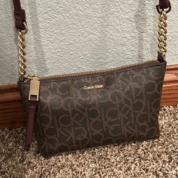 Calvin Klein Crossbody Purse - Picture 1 of 8